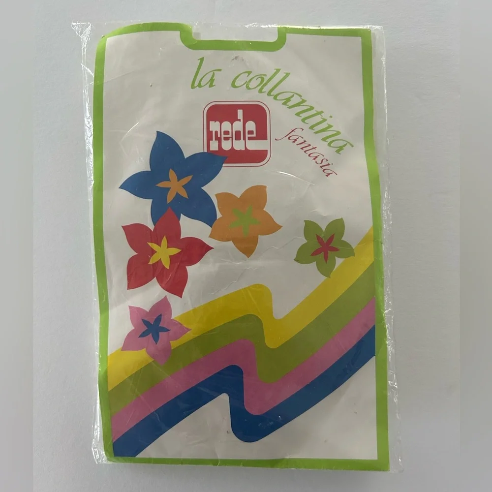 🦋 5/$25 - Vintage Rede Pantyhose - Pattern: Heart - Size 12 for 11-13 years